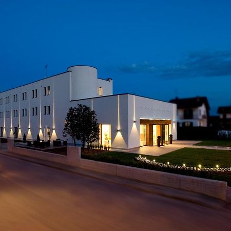 Hotel Napoleon Cherasco Exteriör bild