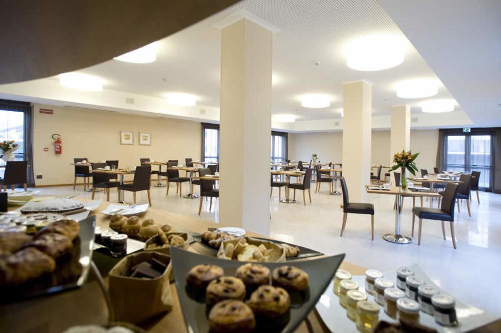 Hotel Napoleon Cherasco Exteriör bild
