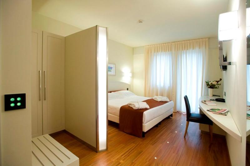 Hotel Napoleon Cherasco Exteriör bild